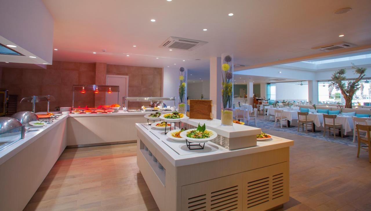 Hôtel Nausicaa Beach à Protaras Extérieur photo