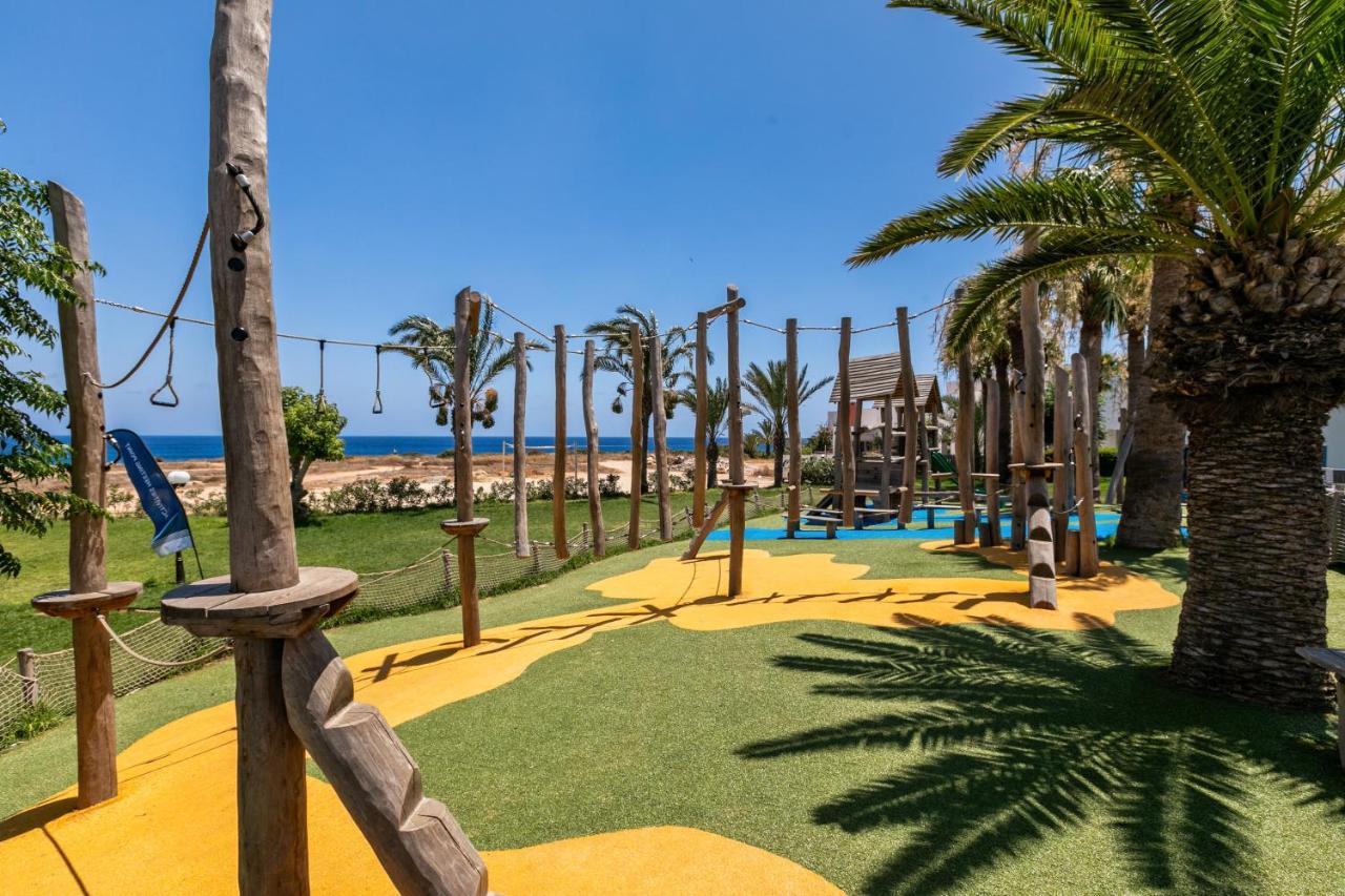 Hôtel Nausicaa Beach à Protaras Extérieur photo