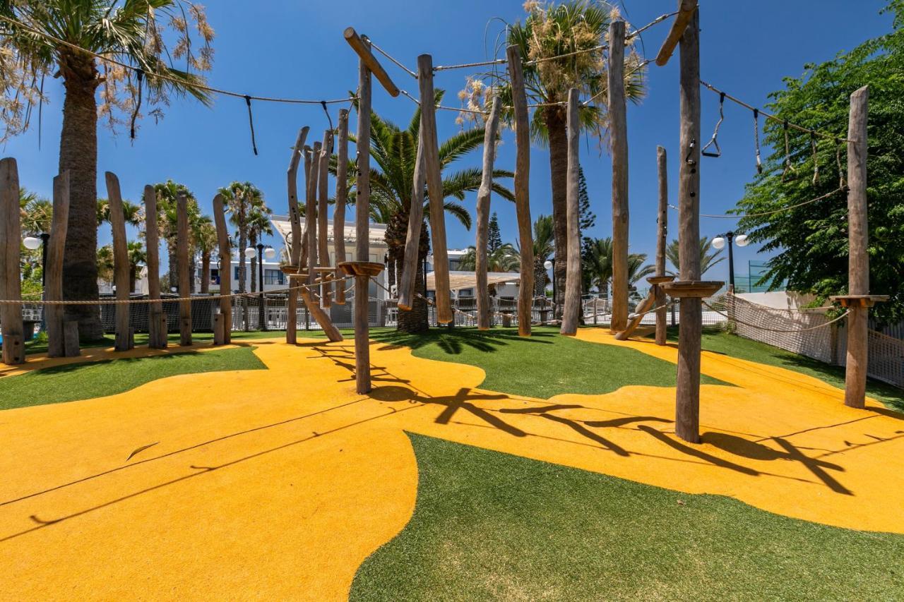 Hôtel Nausicaa Beach à Protaras Extérieur photo
